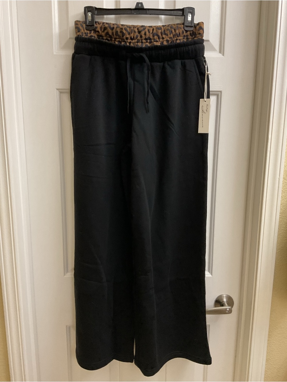 VINTAGE HAVANA Wide-Leg Sweatpants with Leopard Waistband Size M